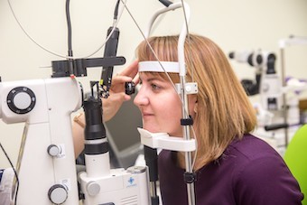 Лечение заболеваний сосудистой оболочки глаза